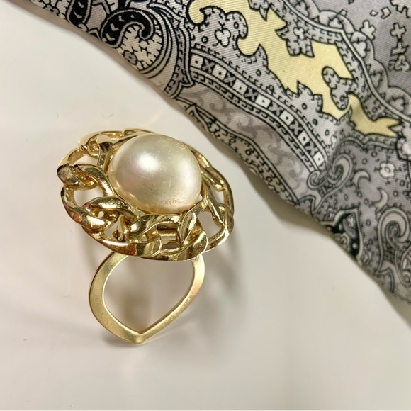 Butler vintage scarf clip 🇨🇦 - Picture 3 of 6